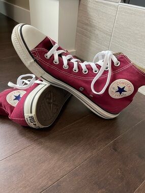Converse All Star High Top Maroon Men’s 8.5 Women’s 10.5
